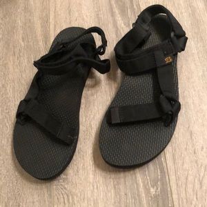 Teva sandal!